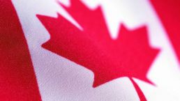 加拿大国旗日：我们的枫叶旗已经52岁了