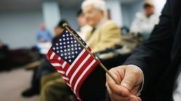 以为移民和入籍一样？差距不大？那你可能错大了！