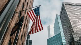 美国国会认证拜登胜选，特朗普将有序移交权力